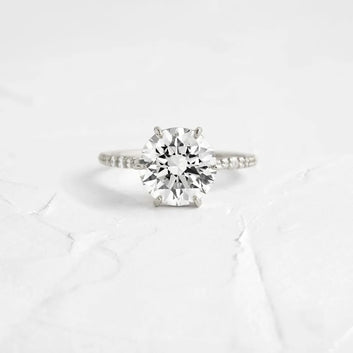 Nova Ring, Round Cut