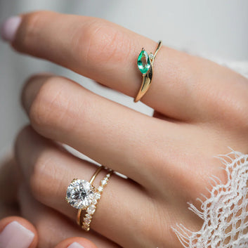 Cresting Ring in Emerald